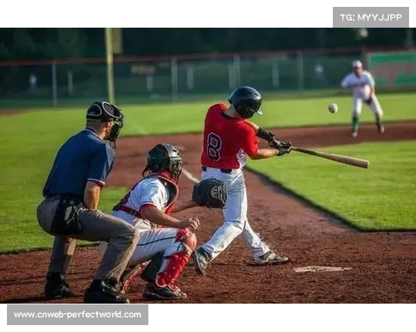 石铭主场作战虽败犹荣,观众助威声展现格斗热情 石铭主场作战虽败犹荣,观众助威声展现格斗热情