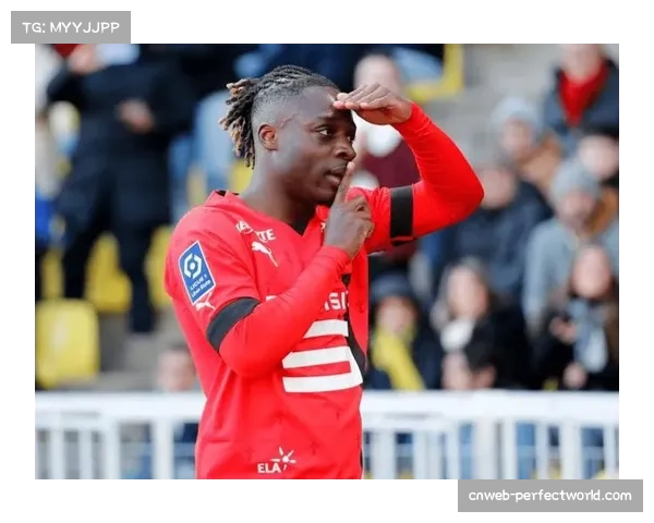 雷恩边锋多库恢复完整训练，有望在月底关键战复出